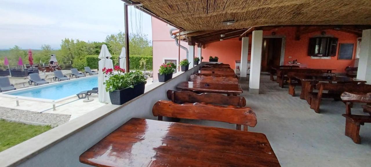 Bed And Breakfast Rogocana Labin  Exterior foto